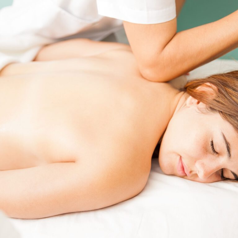 masaje descontracturante en valencia - masaje con el codo