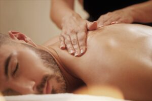 masaje de espalda en Valencia - masaje en la espalda